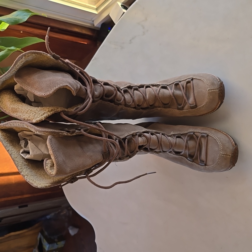 Timberland Hollace Tall Brown Boot Size: US 7.5 - Picture 6 of 8